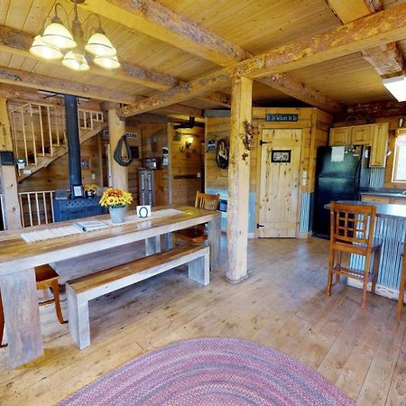 Canyon View Family Cabin, Deck, Tv Room, Games, Bbq, Campfire Монтичело Екстериор снимка