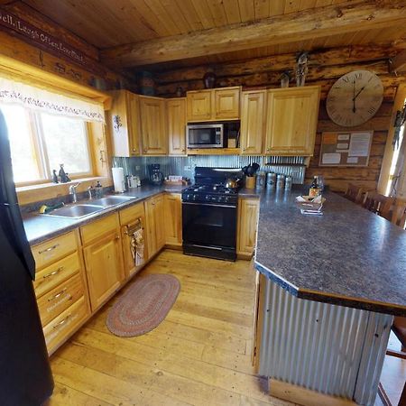 Canyon View Family Cabin, Deck, Tv Room, Games, Bbq, Campfire Монтичело Екстериор снимка
