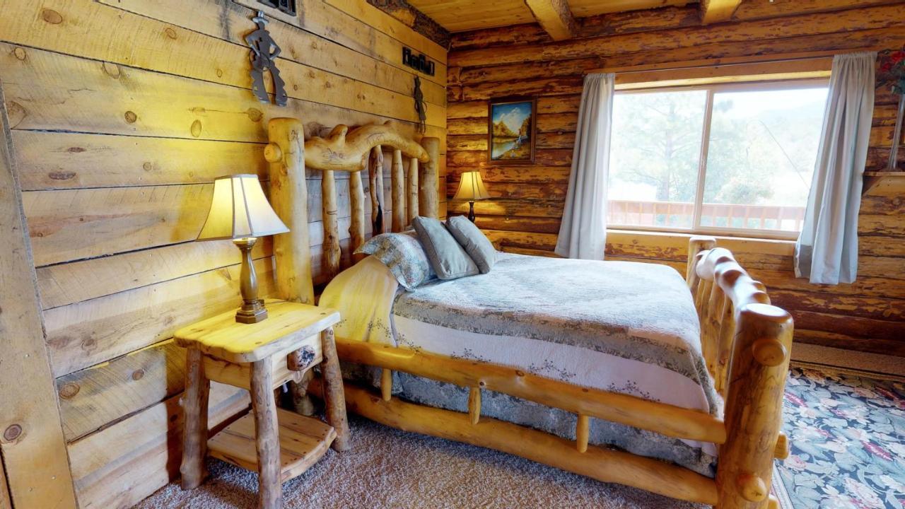 Canyon View Family Cabin, Deck, Tv Room, Games, Bbq, Campfire Монтичело Екстериор снимка