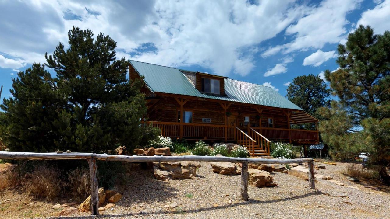 Canyon View Family Cabin, Deck, Tv Room, Games, Bbq, Campfire Монтичело Екстериор снимка