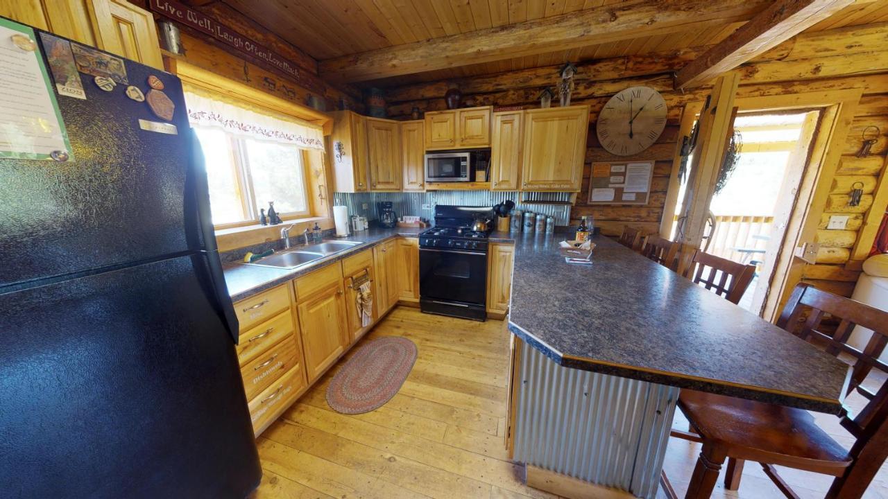 Canyon View Family Cabin, Deck, Tv Room, Games, Bbq, Campfire Монтичело Екстериор снимка
